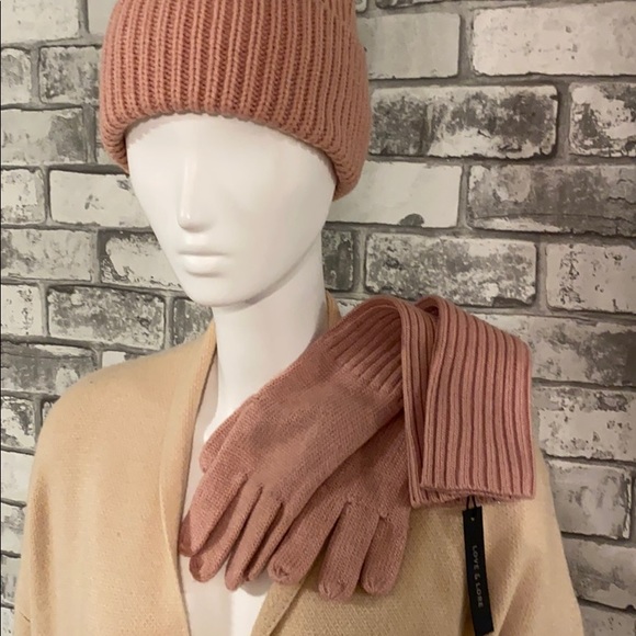 Love&Lore Hat&Mitts set - Picture 3 of 5
